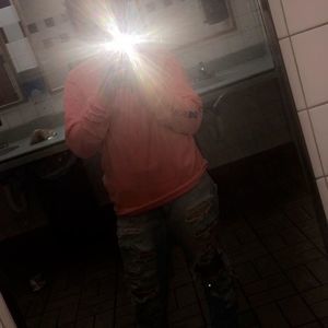 Meet your Posher, Lois